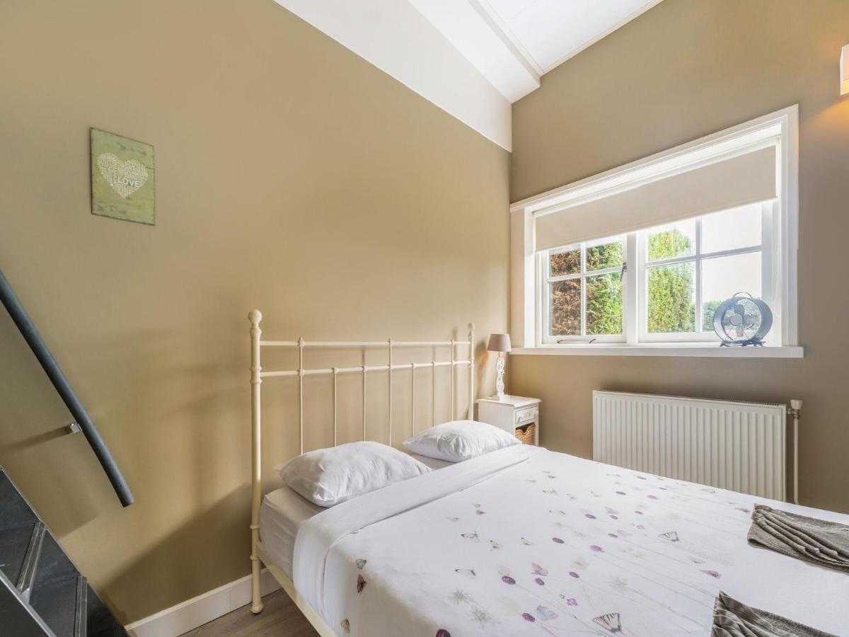 Quaint Summer Holiday Home In Egmond Binnen Εξωτερικό φωτογραφία